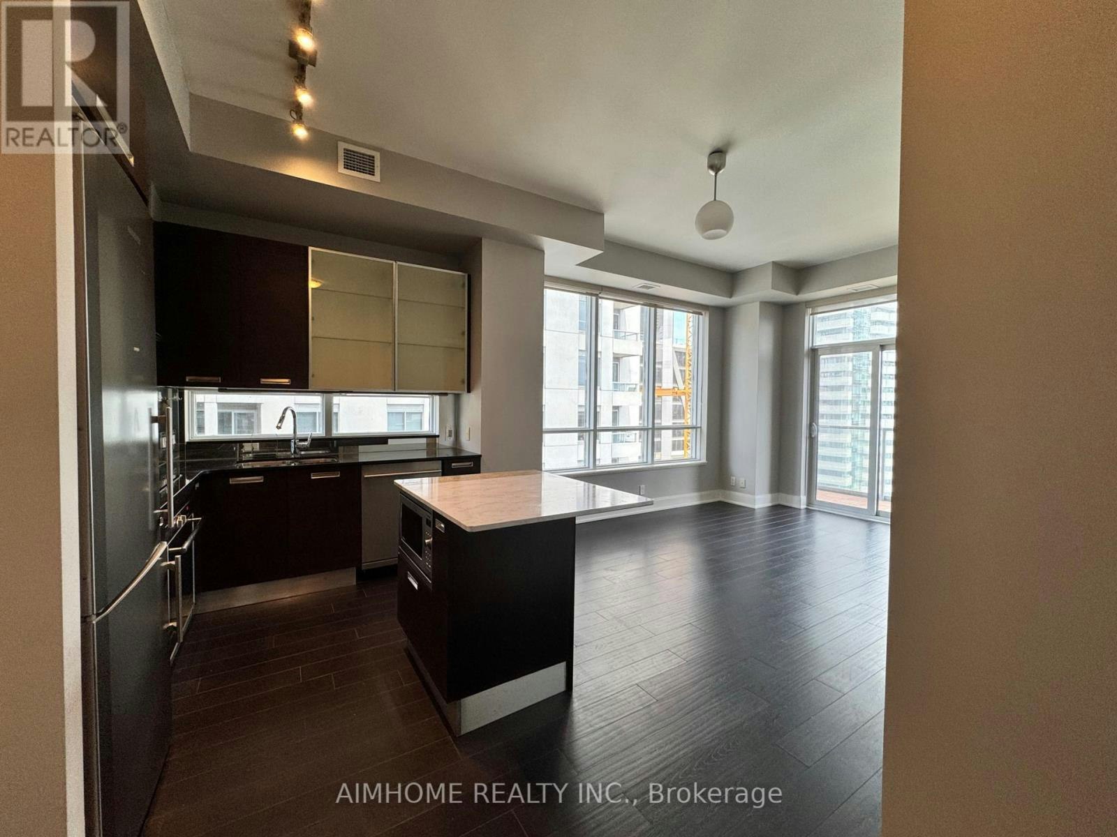 1801-21 Balmuto Street, Toronto, ON, M4Y 1R7 - 9