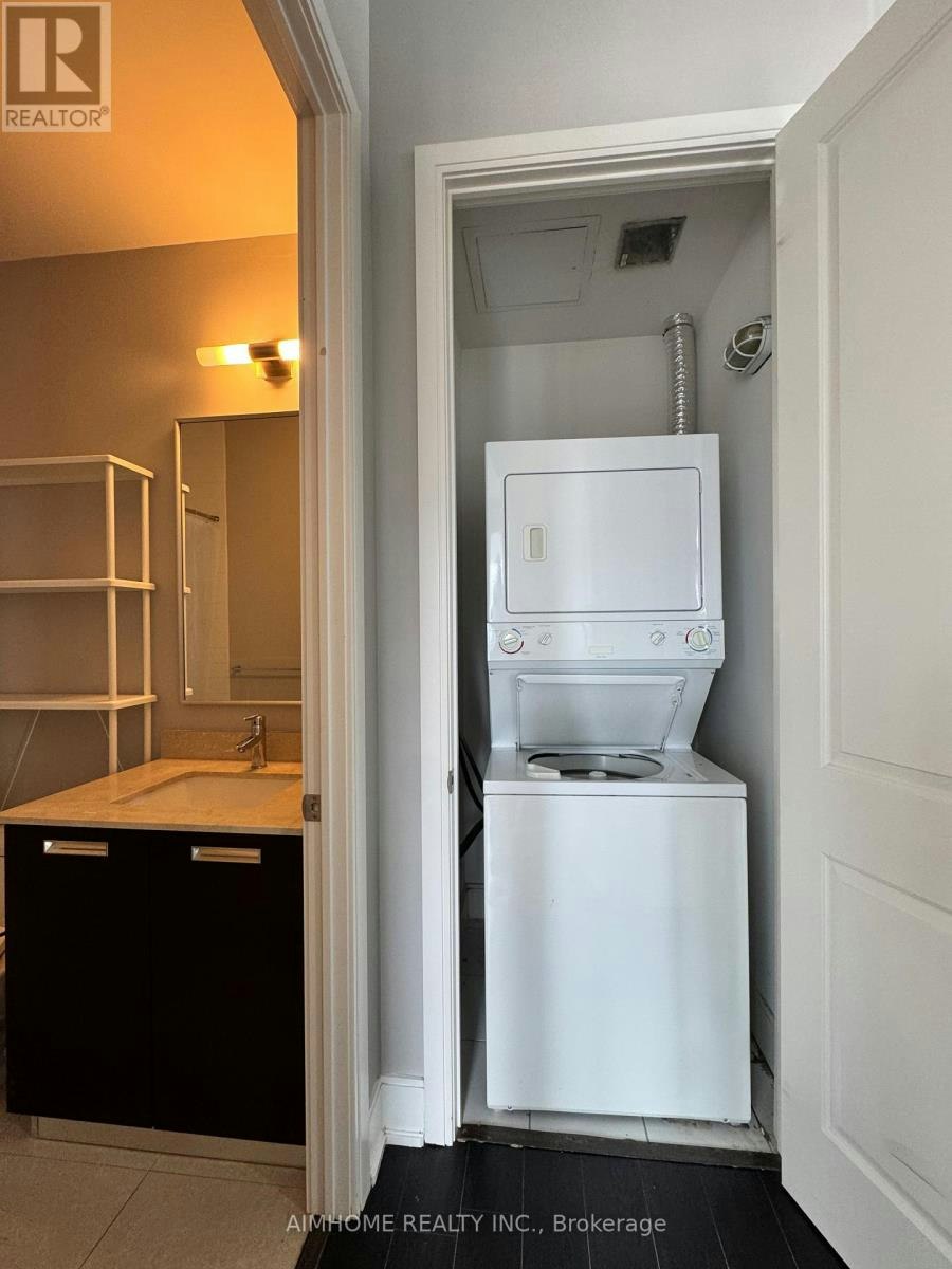 1801-21 Balmuto Street, Toronto, ON, M4Y 1R7 - 35