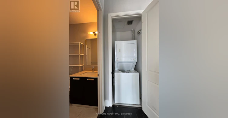 1801-21 Balmuto Street, Toronto, ON, M4Y 1R7 - 35