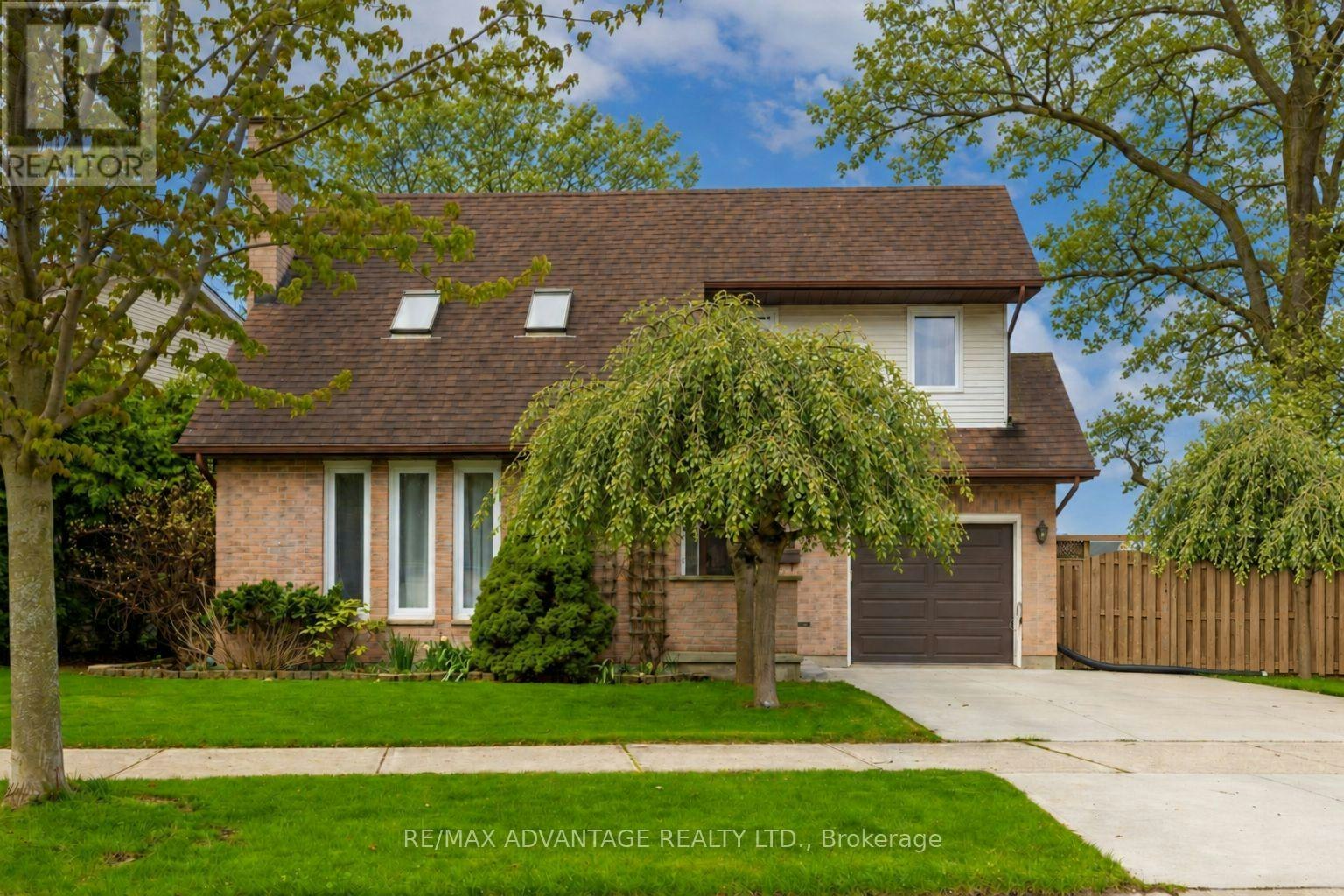 122 Barrydale Crescent, London, ON, N6G 2X6
