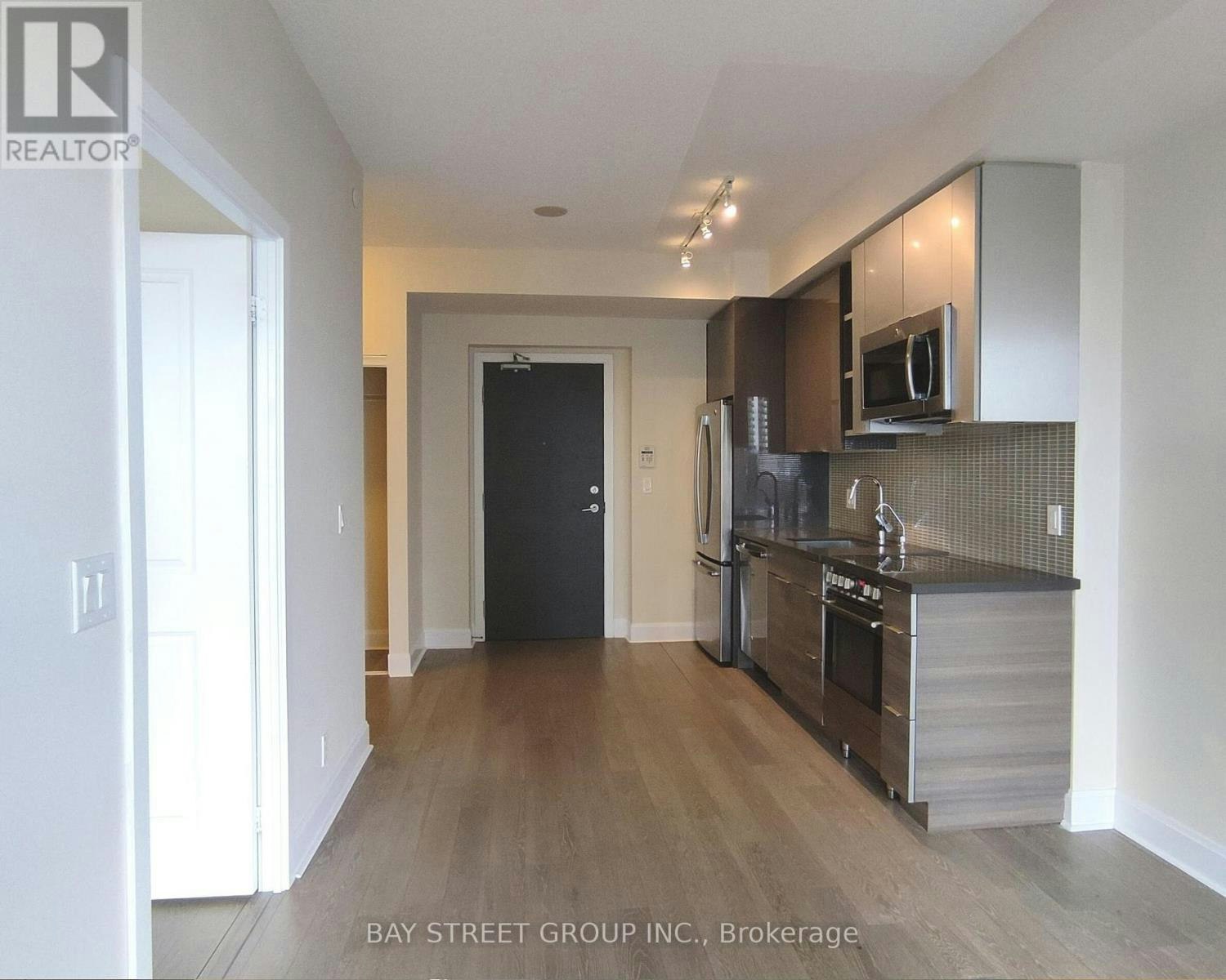 1906-33 Shore Breeze Drive, Toronto, ON, M8V 0G1 - 9
