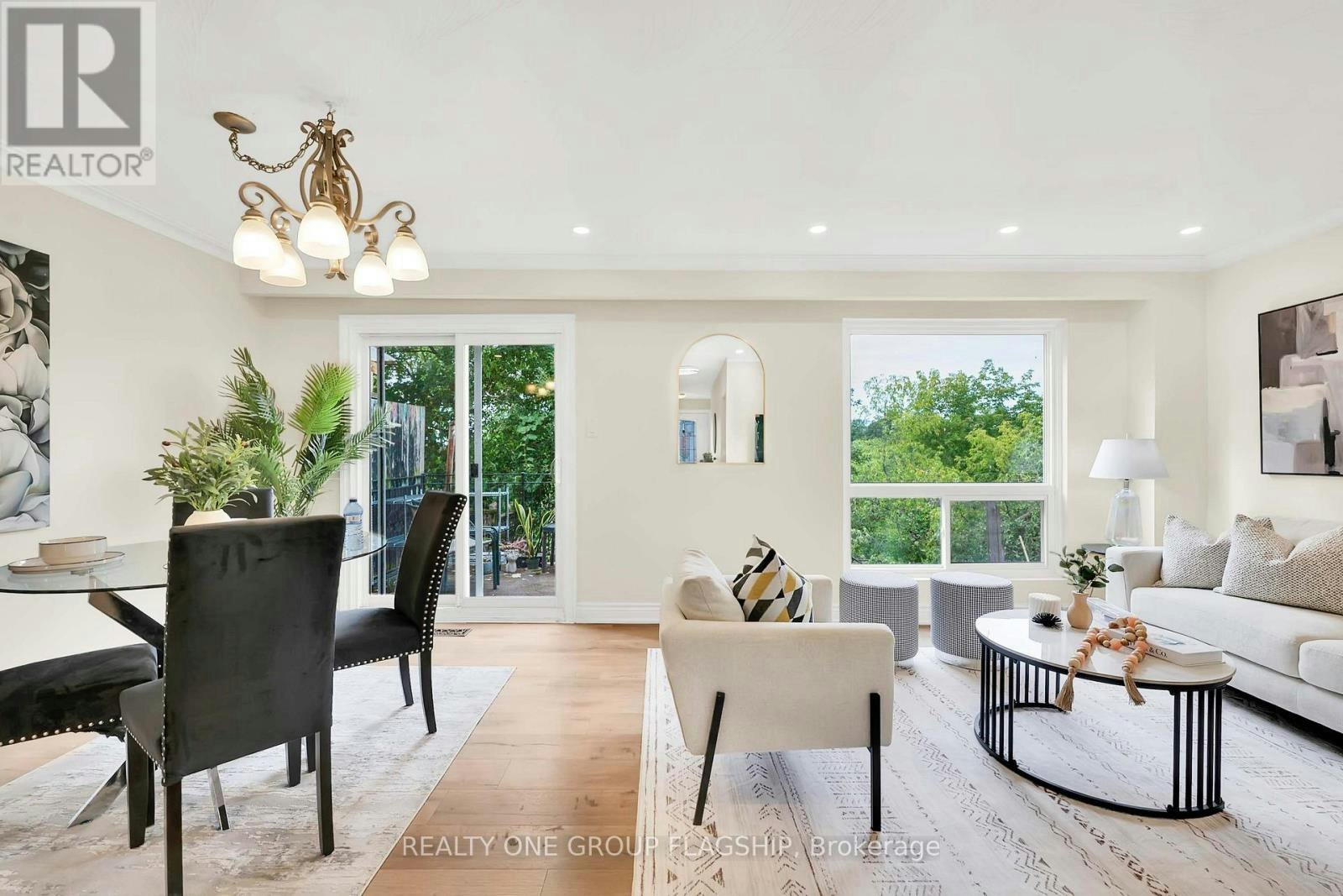 12 Azalea Court, Toronto, ON, M9M 1V1