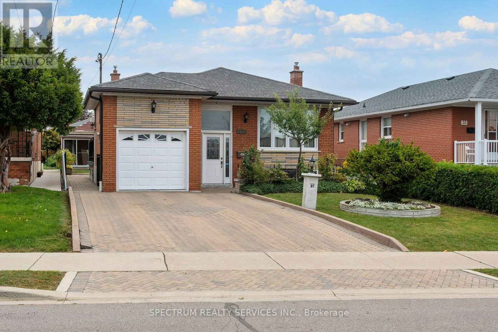 37 Jocada Road, Toronto, ON, M6L 2J4