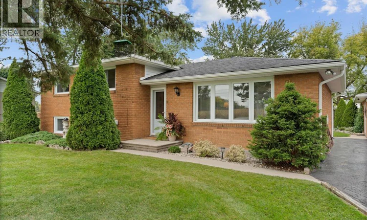 3724 Concession 3 Road North