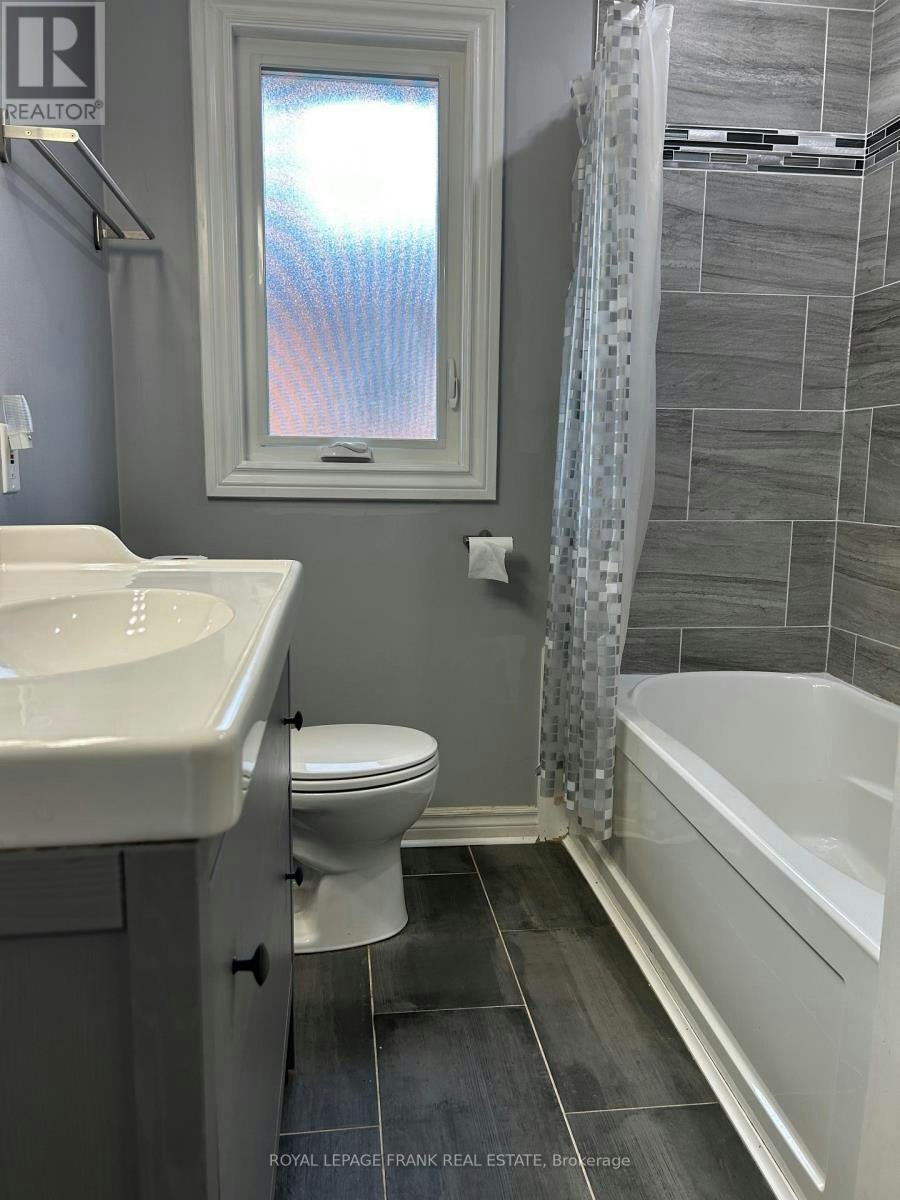 587 Harmony Road S, Oshawa, ON, L1H 6V3 - 8
