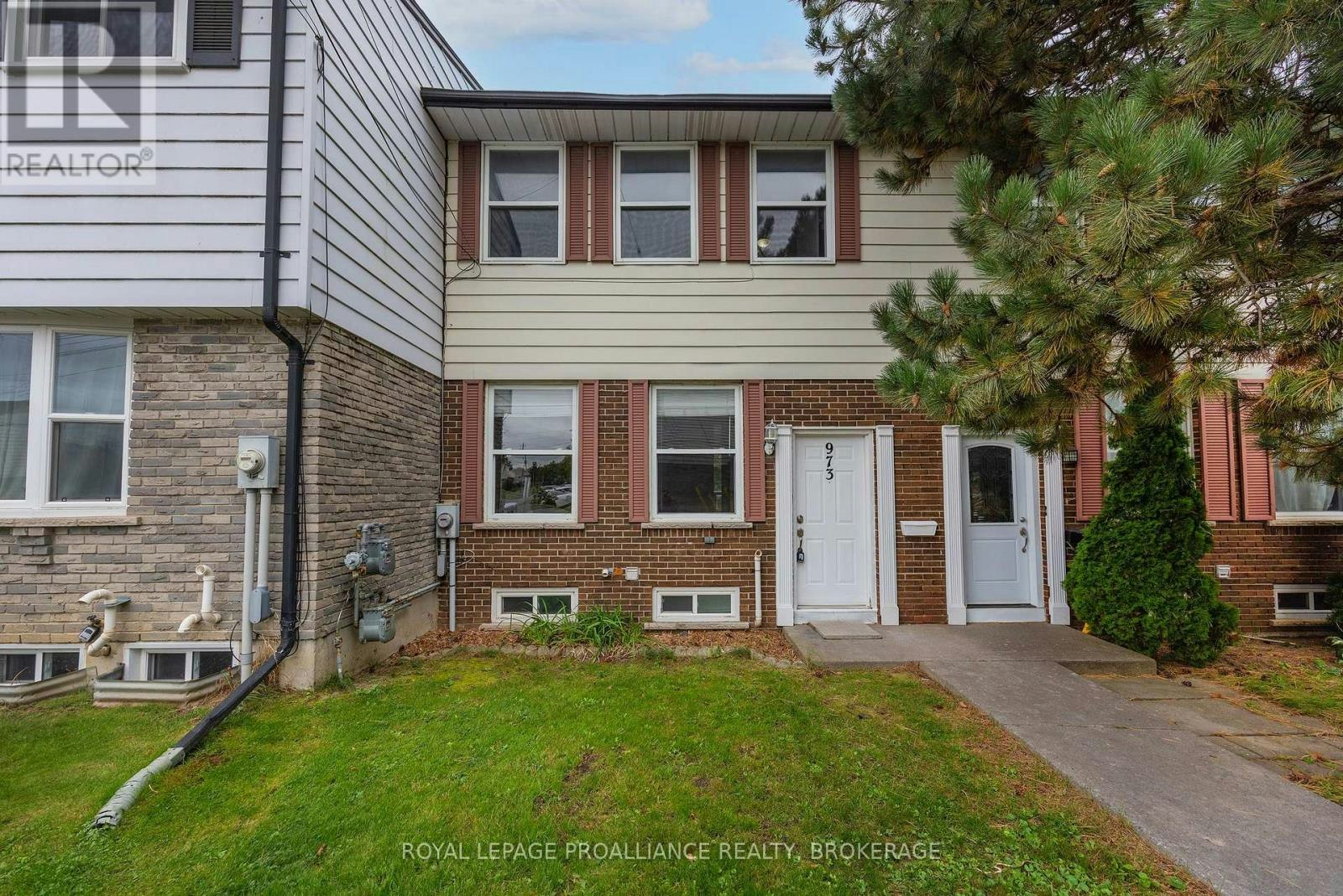 61-973 Oakview Avenue, Kingston, ON, K7M 6W9