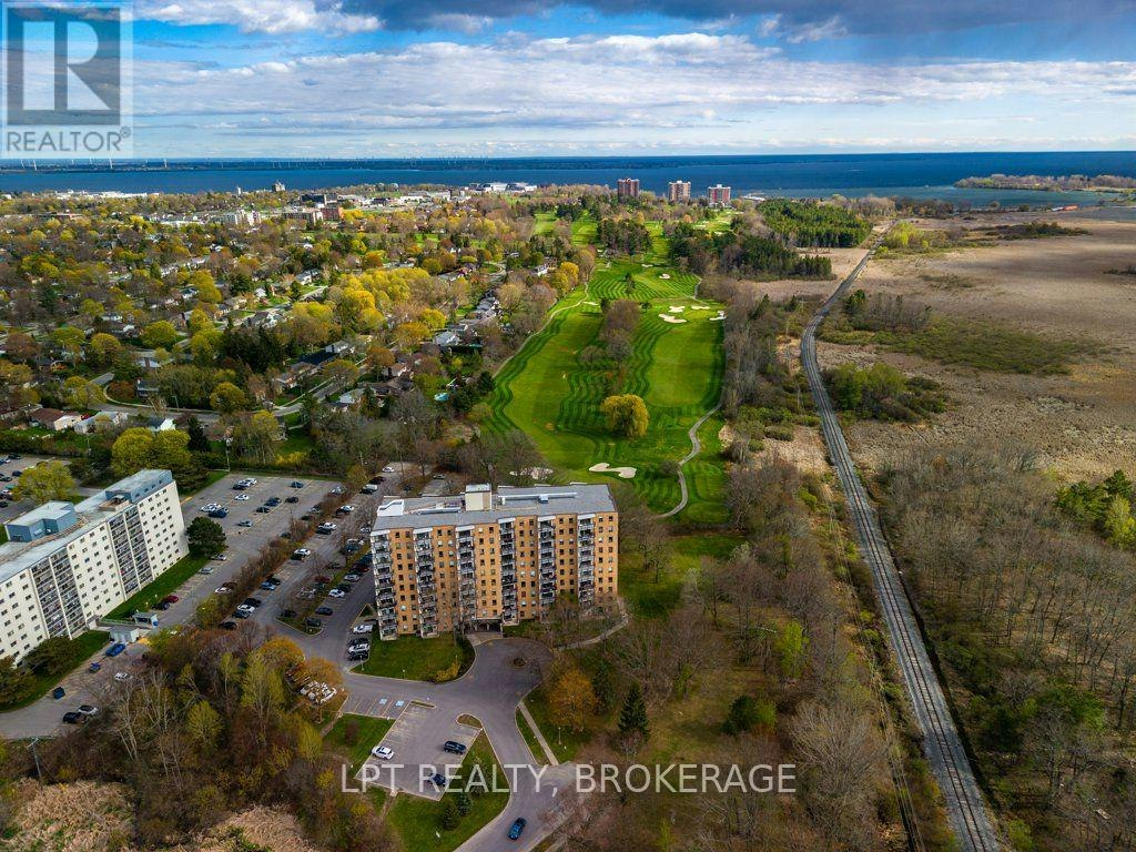 208-66 Greenview Drive, Kingston, ON, K7M 7C5