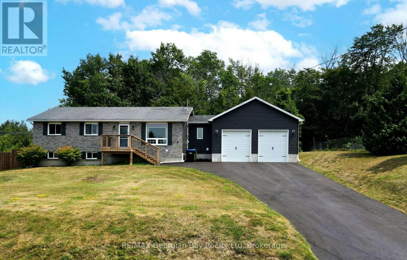 5 Easton Avenue, Tay, ON, L0K 1R0