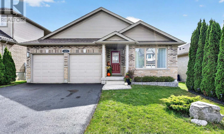 1653 Cedarcreek Crescent