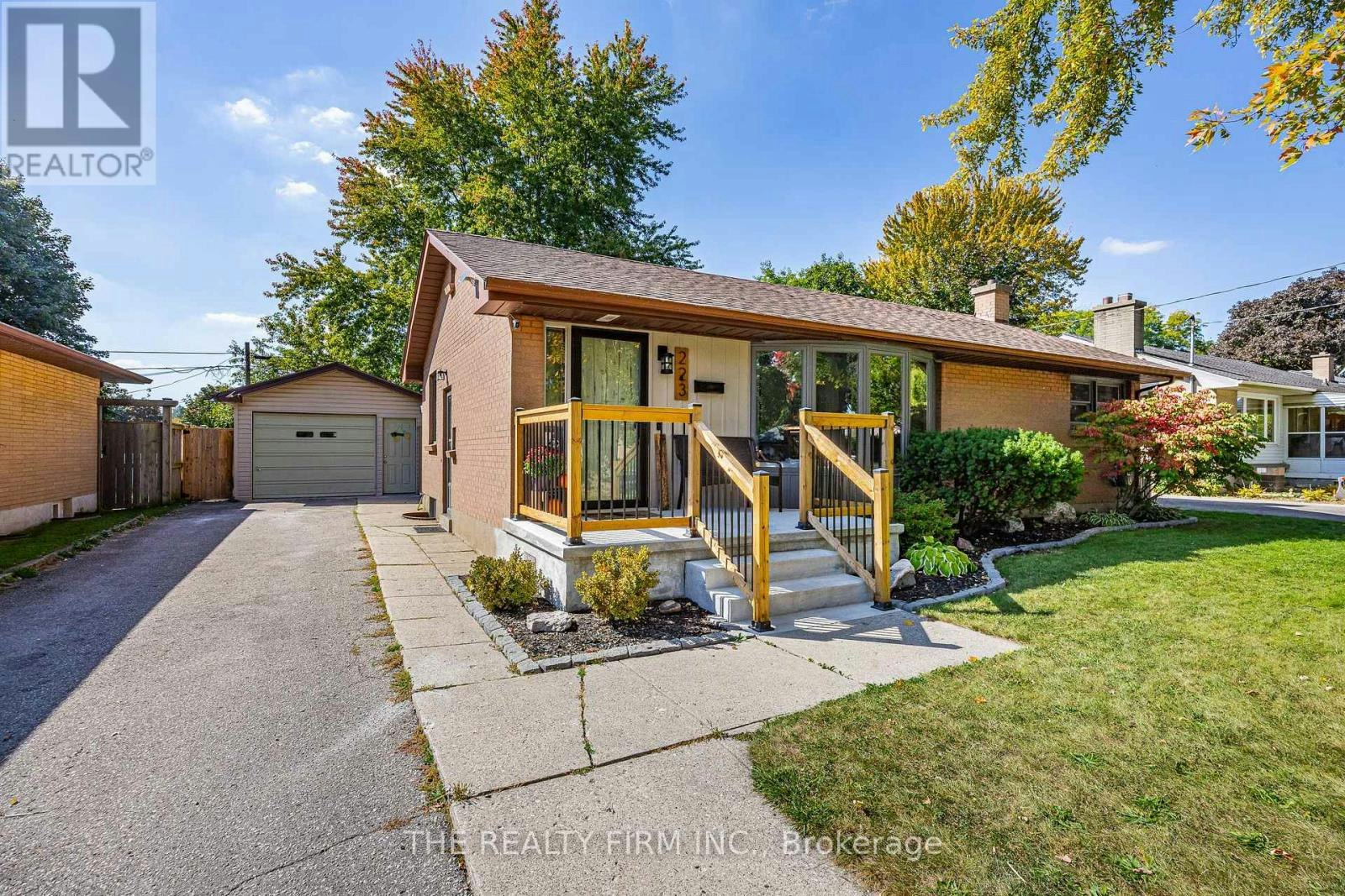 223 Michaelmas Street, London, ON, N5Y 1N2