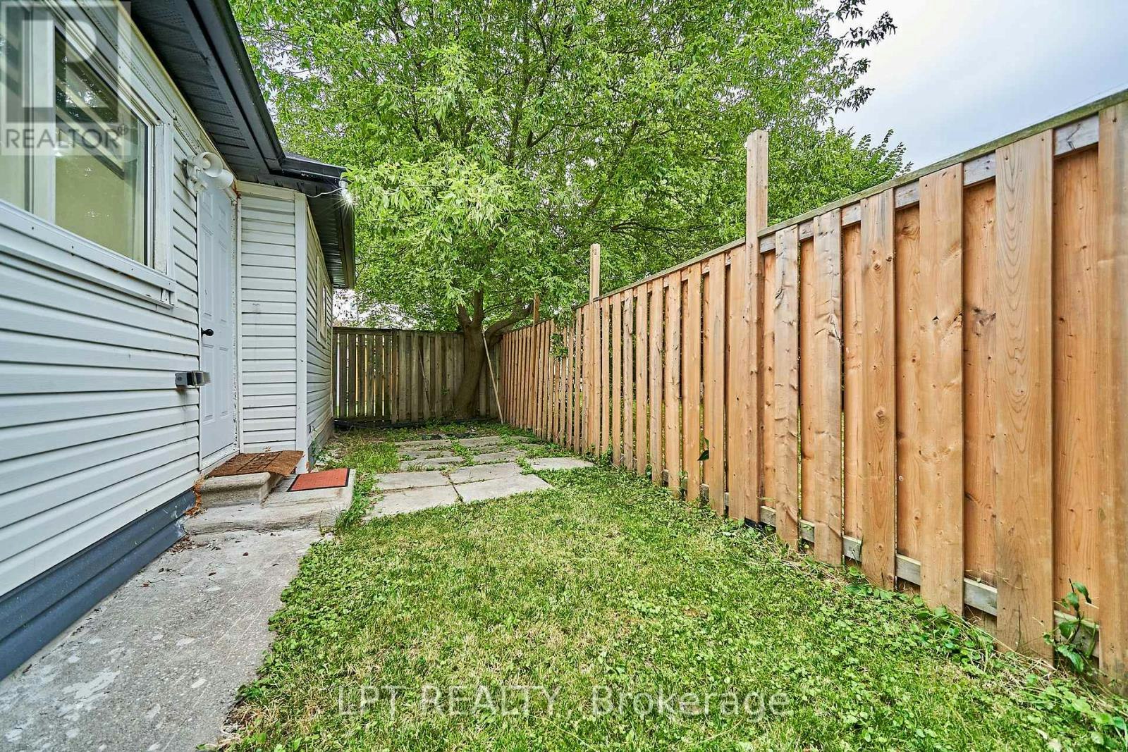 15 Knights Road, Oshawa, ON, L1H 4M5 - 4