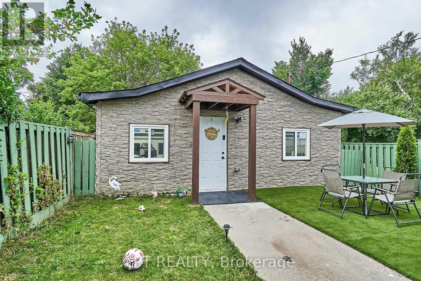 15 Knights Road, Oshawa, ON, L1H 4M5