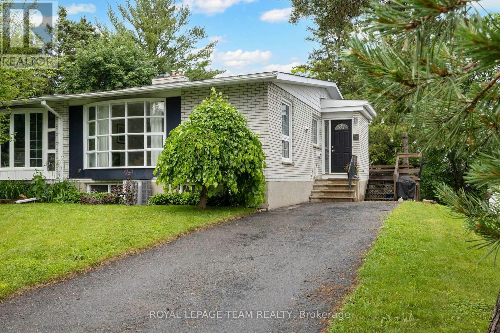 40 Woodmount Crescent, Ottawa, ON, K2E 5R1