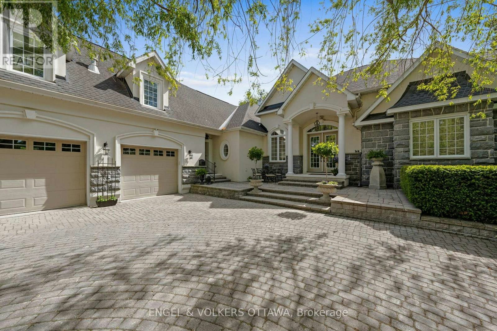 6197 Ottawa Street, Ottawa, ON, K0A 2Z0