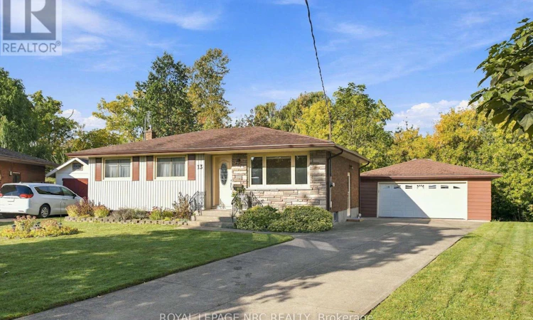 13 Hardwood Grove