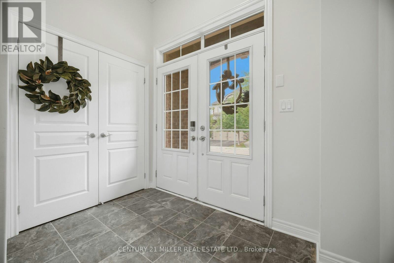 2455 Village Common, Oakville, ON, L6M 0S2 4