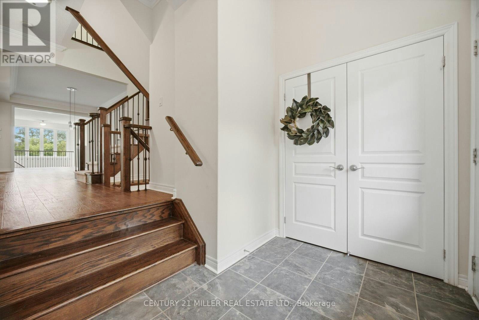 2455 Village Common, Oakville, ON, L6M 0S2 5