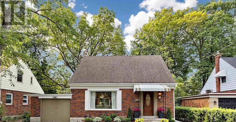 5 Ambleside Avenue, Toronto, ON, M8Z 2H5 - 50