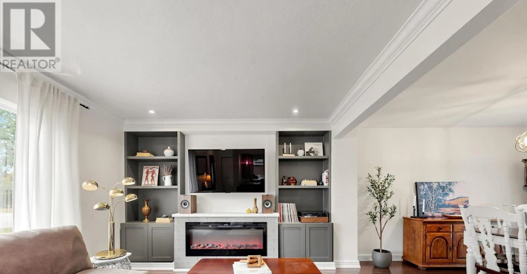 5 Ambleside Avenue, Toronto, ON, M8Z 2H5 - 4
