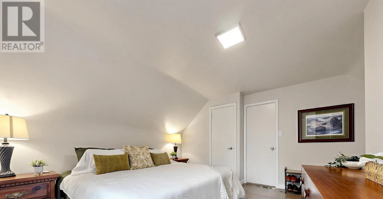 5 Ambleside Avenue, Toronto, ON, M8Z 2H5 - 19