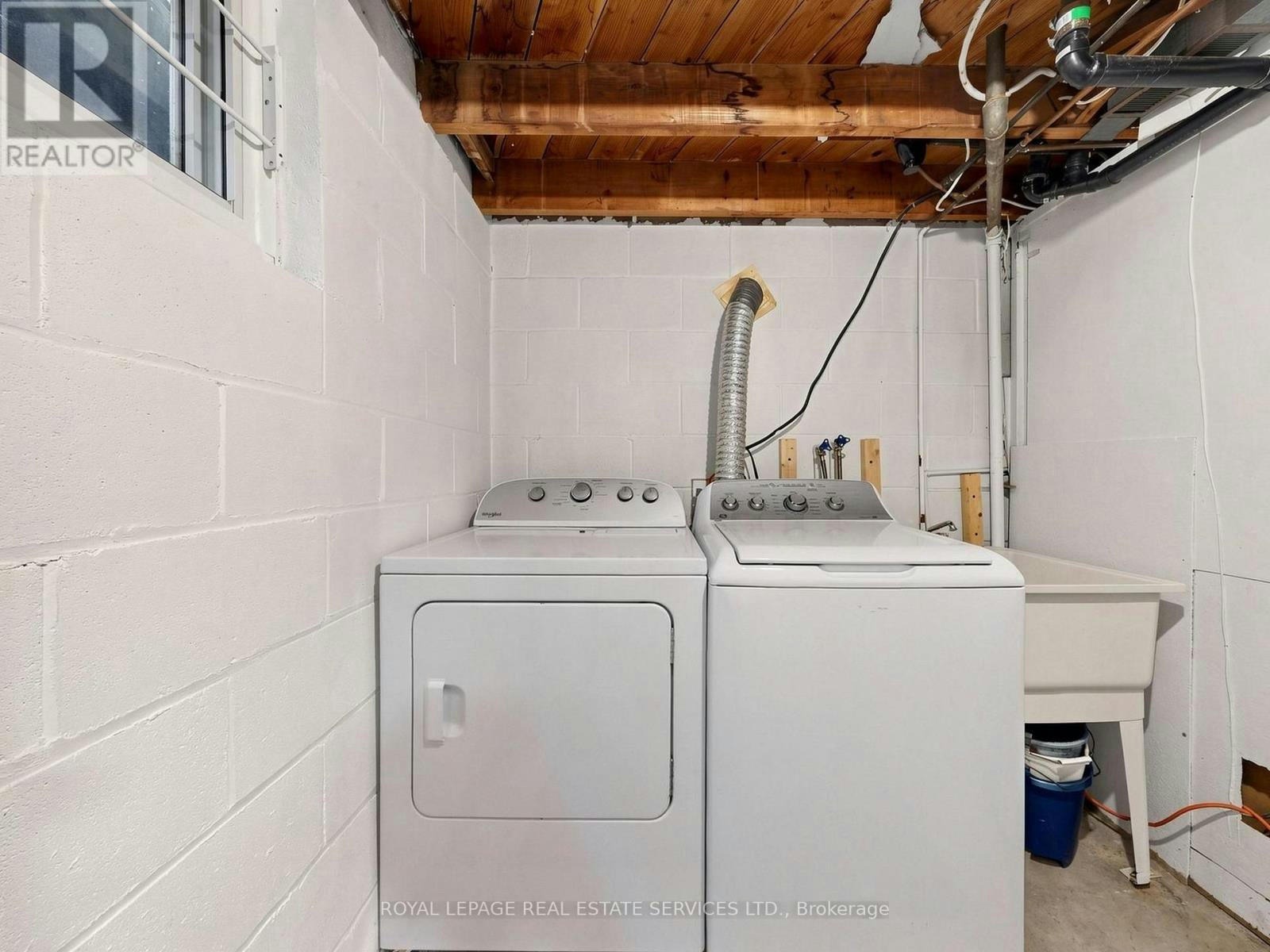 5 Ambleside Avenue, Toronto, ON, M8Z 2H5 - 36