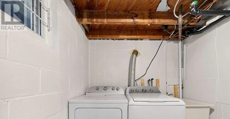 5 Ambleside Avenue, Toronto, ON, M8Z 2H5 - 36