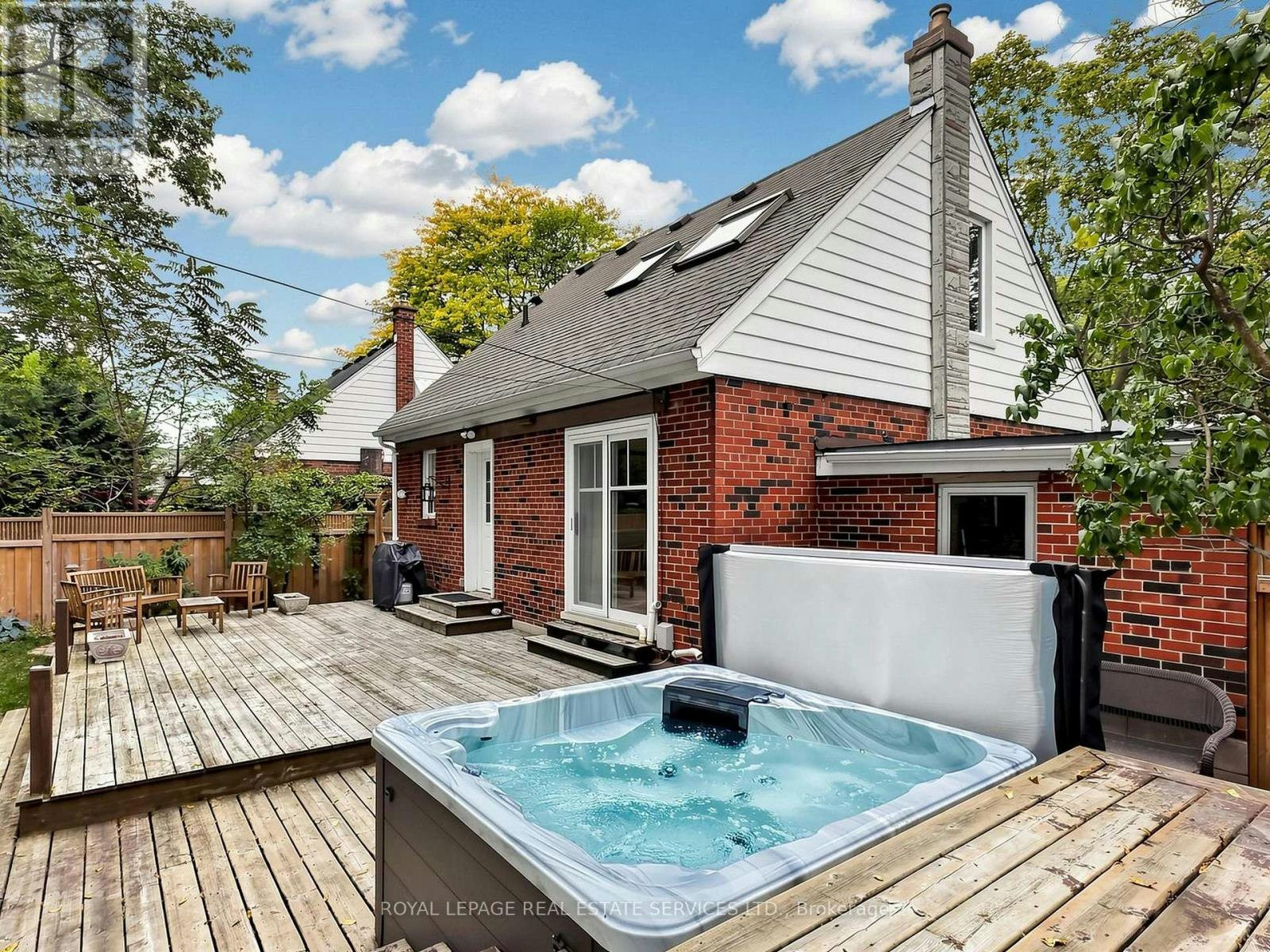 5 Ambleside Avenue, Toronto, ON, M8Z 2H5 - 40