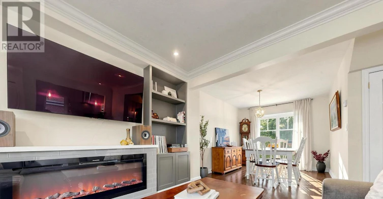 5 Ambleside Avenue, Toronto, ON, M8Z 2H5 - 6
