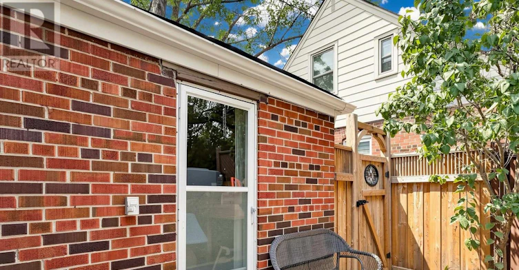 5 Ambleside Avenue, Toronto, ON, M8Z 2H5 - 49