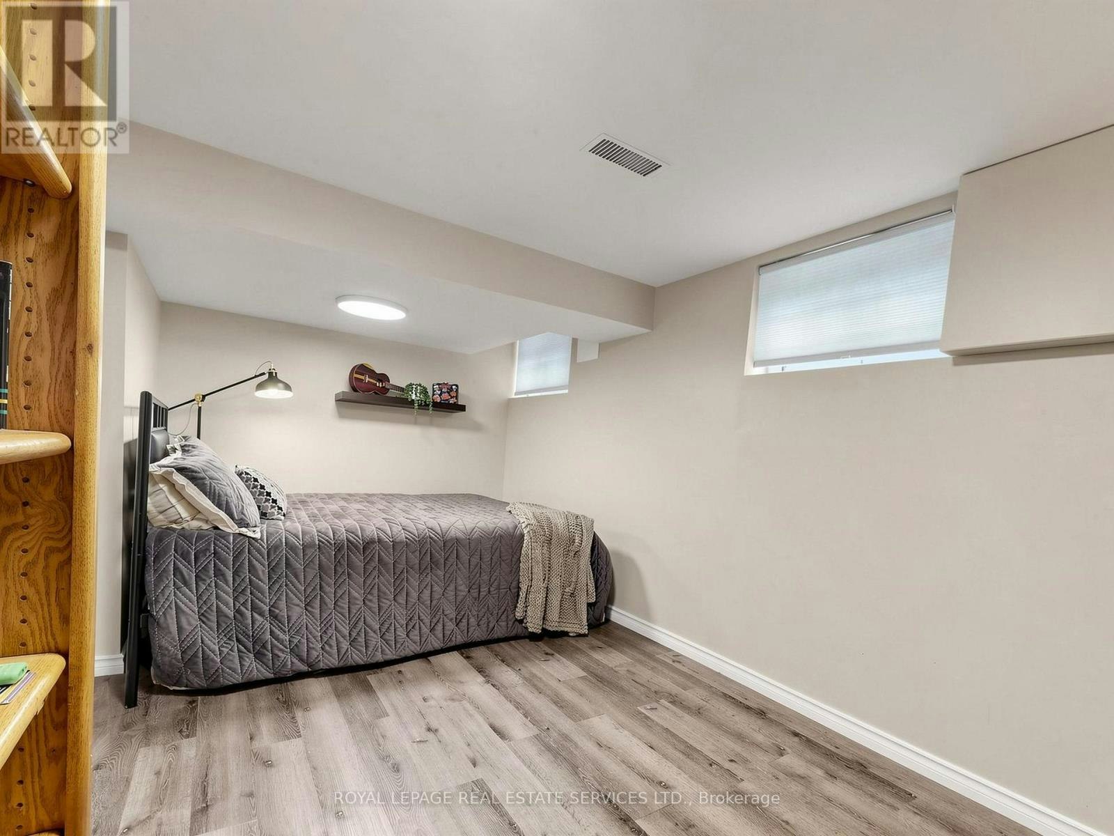 5 Ambleside Avenue, Toronto, ON, M8Z 2H5 - 33