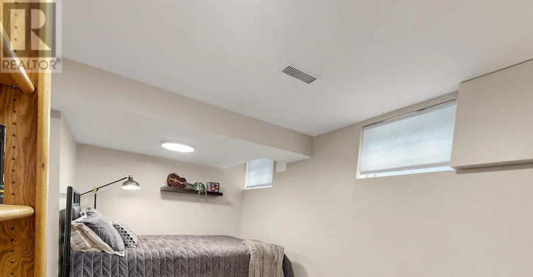 5 Ambleside Avenue, Toronto, ON, M8Z 2H5 - 33