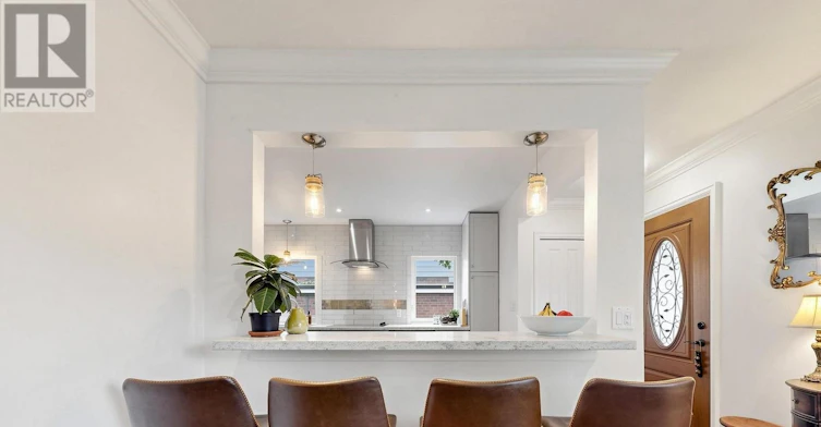 5 Ambleside Avenue, Toronto, ON, M8Z 2H5 - 11