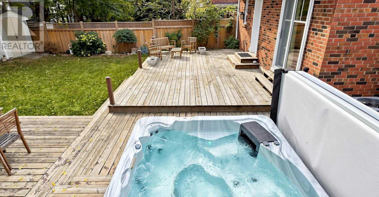 5 Ambleside Avenue, Toronto, ON, M8Z 2H5 - 46
