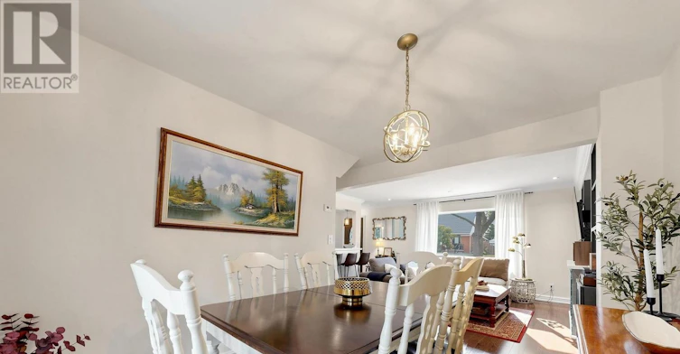 5 Ambleside Avenue, Toronto, ON, M8Z 2H5 - 10