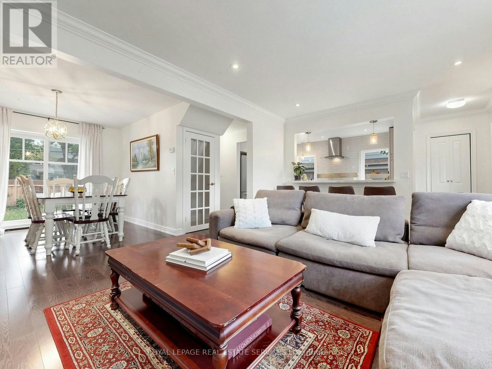 5 Ambleside Avenue, Toronto, ON, M8Z 2H5 - 5