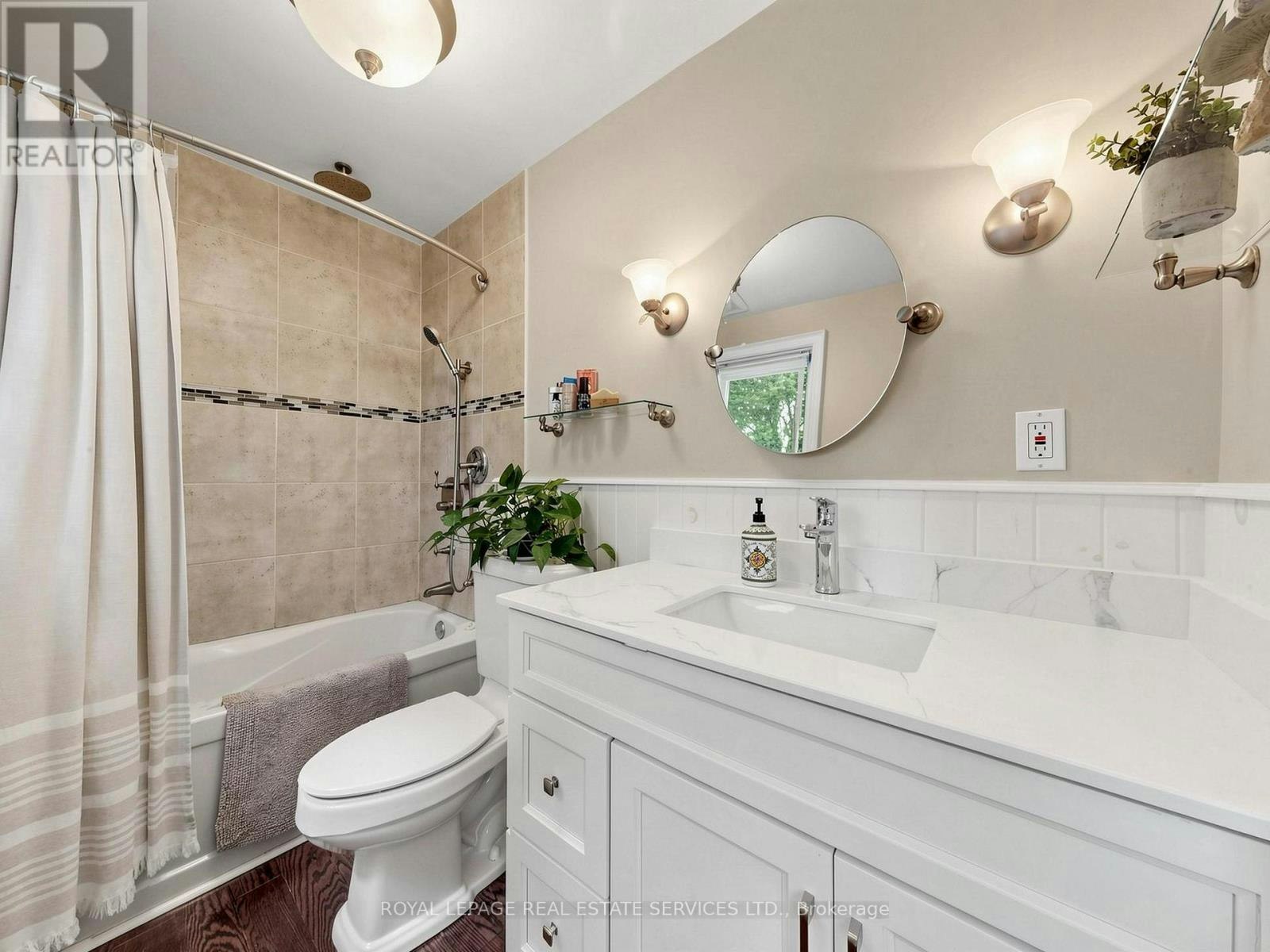 5 Ambleside Avenue, Toronto, ON, M8Z 2H5 - 17