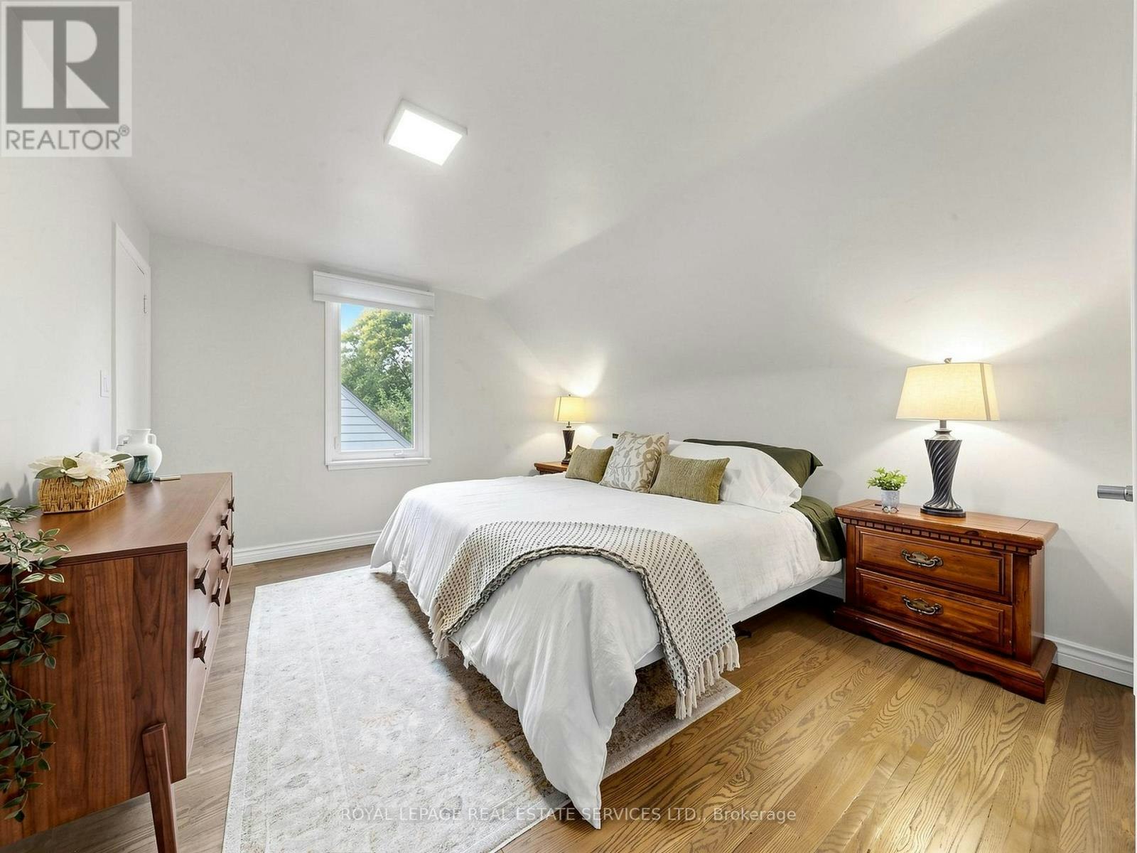 5 Ambleside Avenue, Toronto, ON, M8Z 2H5 - 18