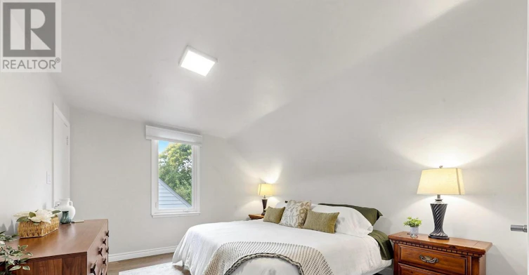 5 Ambleside Avenue, Toronto, ON, M8Z 2H5 - 18