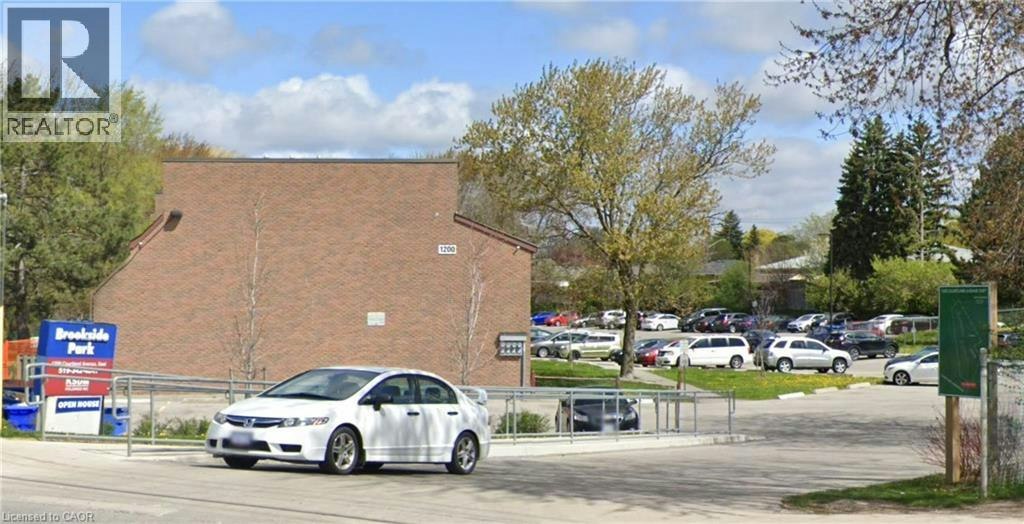 30-1200 Courtland Avenue E, Kitchener, ON, N2C 1K7