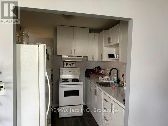 2-43 Wayne Avenue, Oshawa, ON, L1G 3P8 - 2