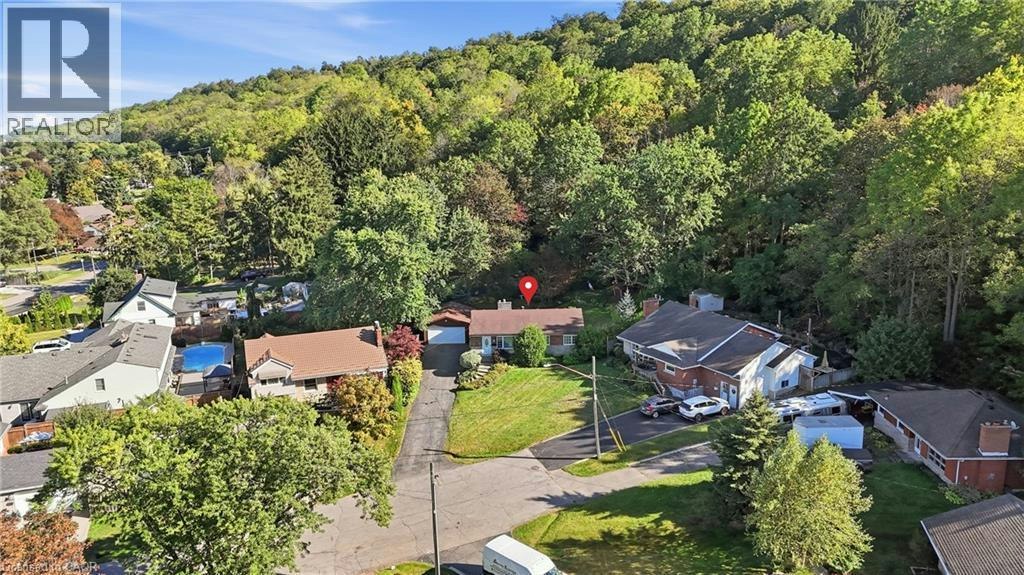 8 Hill Place, Hamilton, ON, L8G 2W3