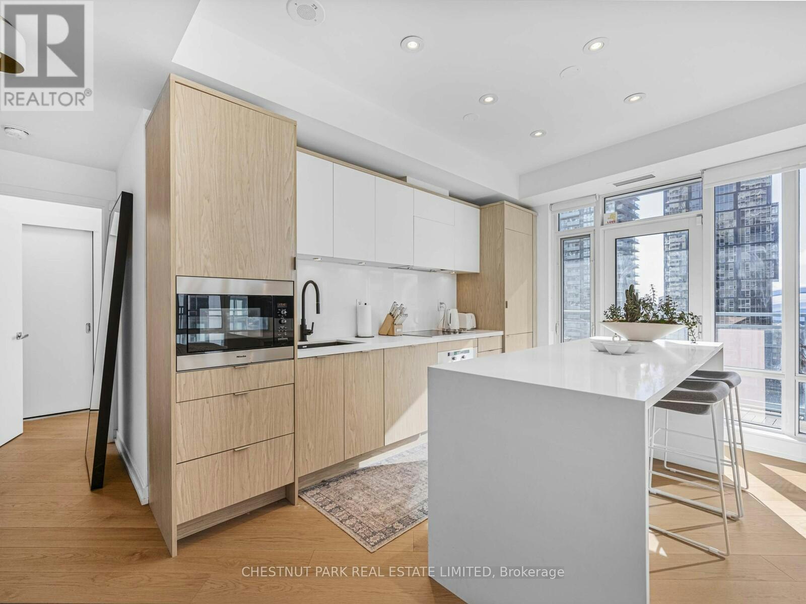 1811-21 Widmer Street, Toronto, ON, M5V 0B8 - 12