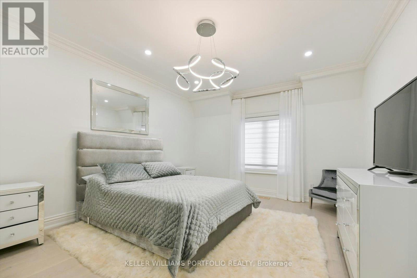27 True Davidson Drive, Toronto, ON, M4W 3X3 - 31