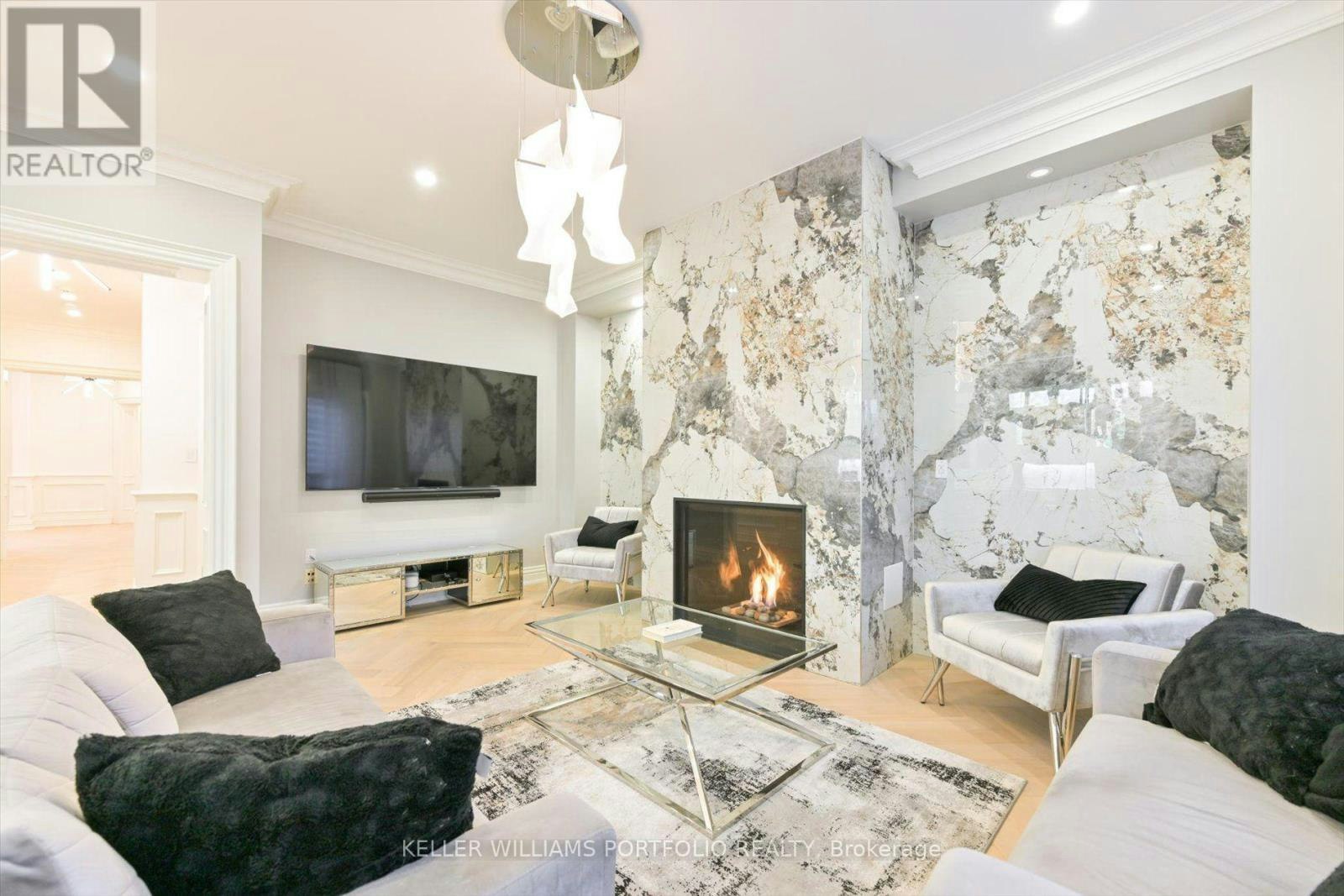 27 True Davidson Drive, Toronto, ON, M4W 3X3 - 16