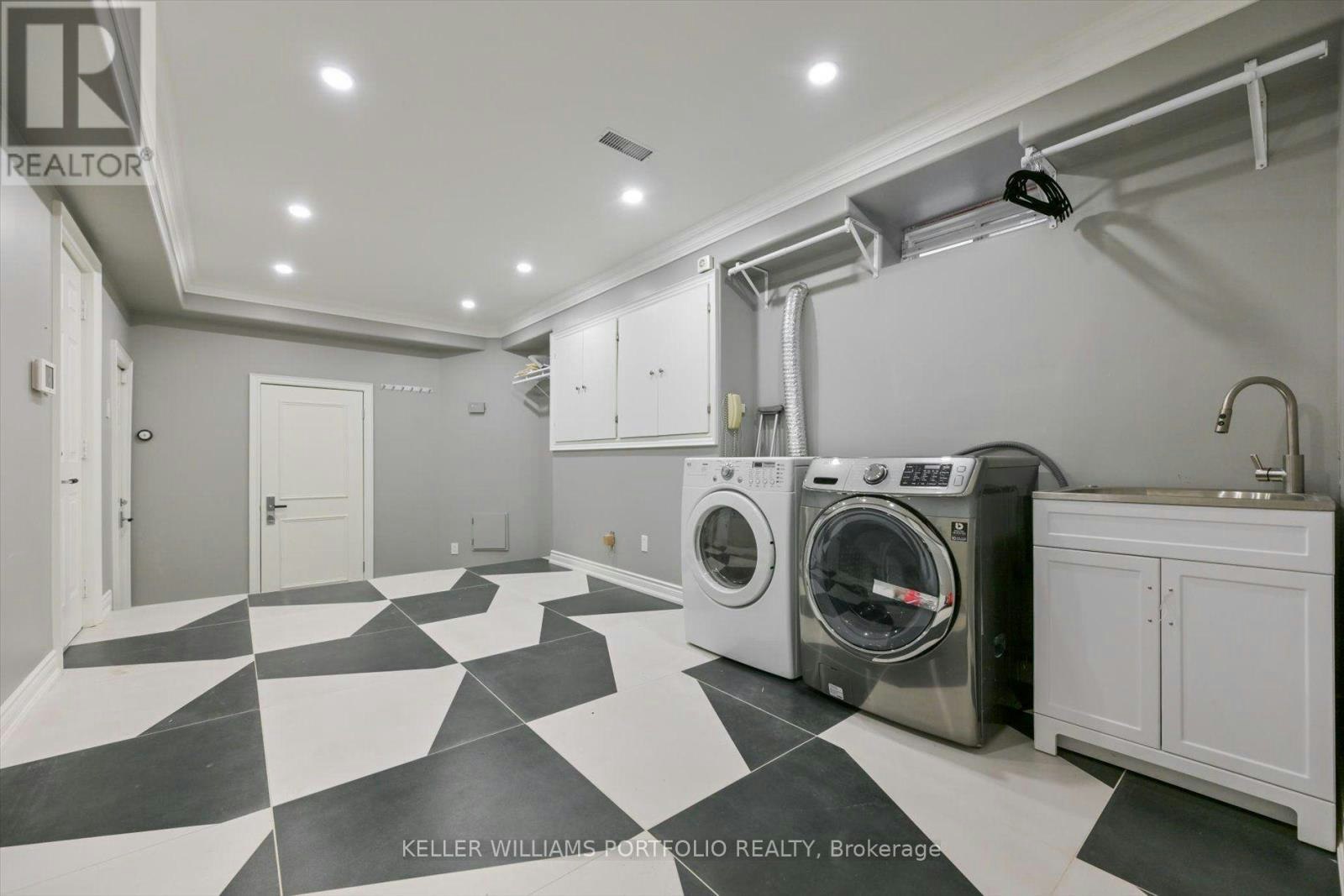 27 True Davidson Drive, Toronto, ON, M4W 3X3 - 49