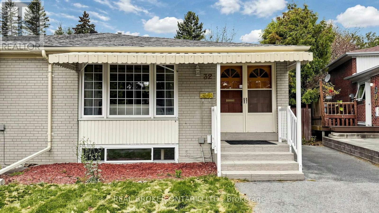 32 Cairnside Crescent, Toronto, ON, M2J 3M8