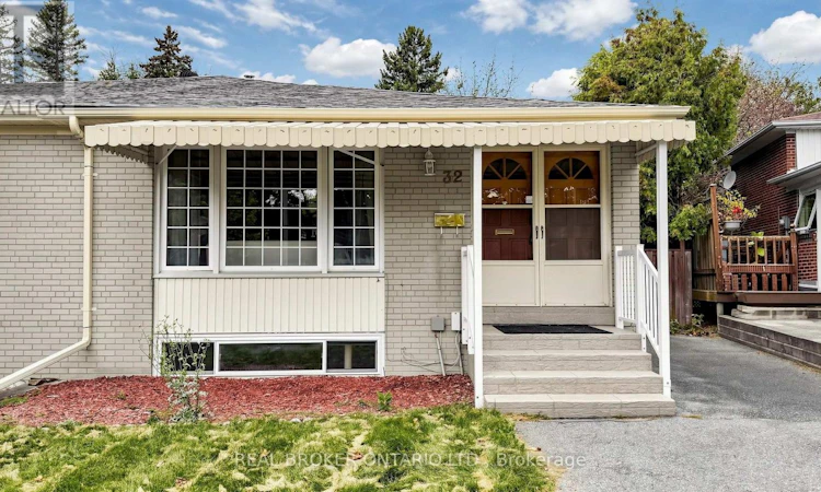32 Cairnside Crescent