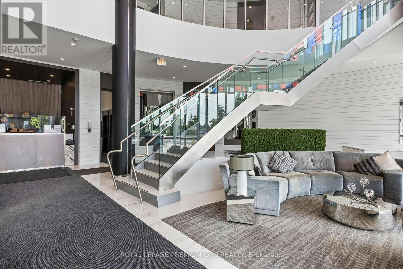 1514-9471 Yonge Street, Richmond Hill, ON, L4C 1V5 - 2
