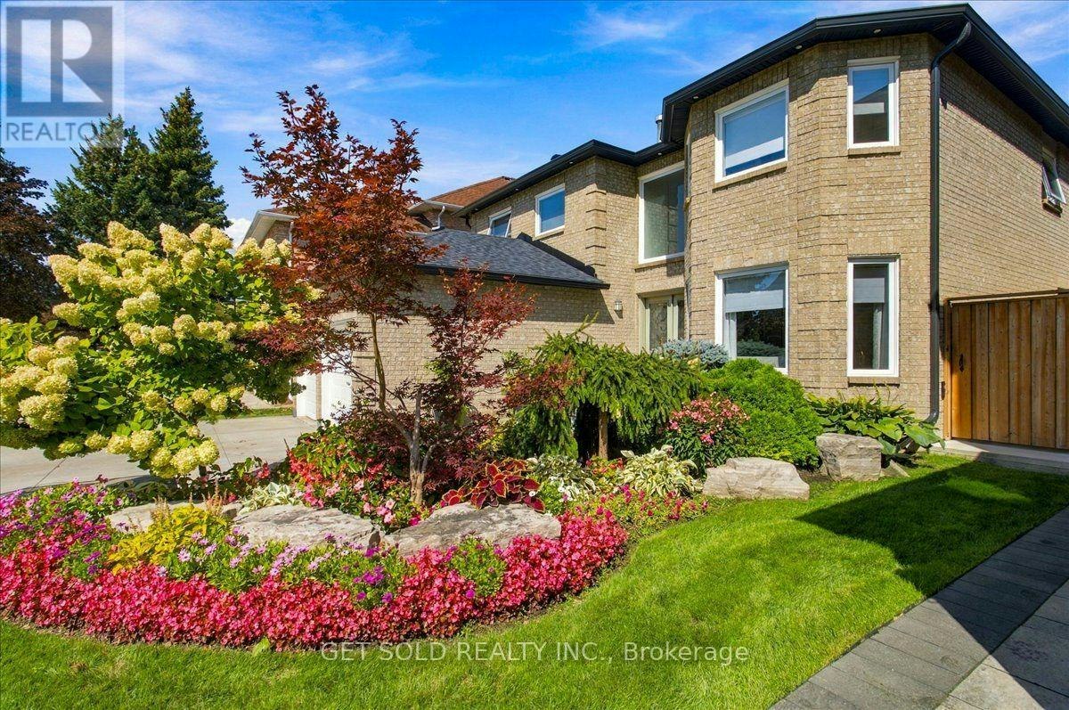 10 Coldwater Court, Vaughan, ON, L4J 7S4