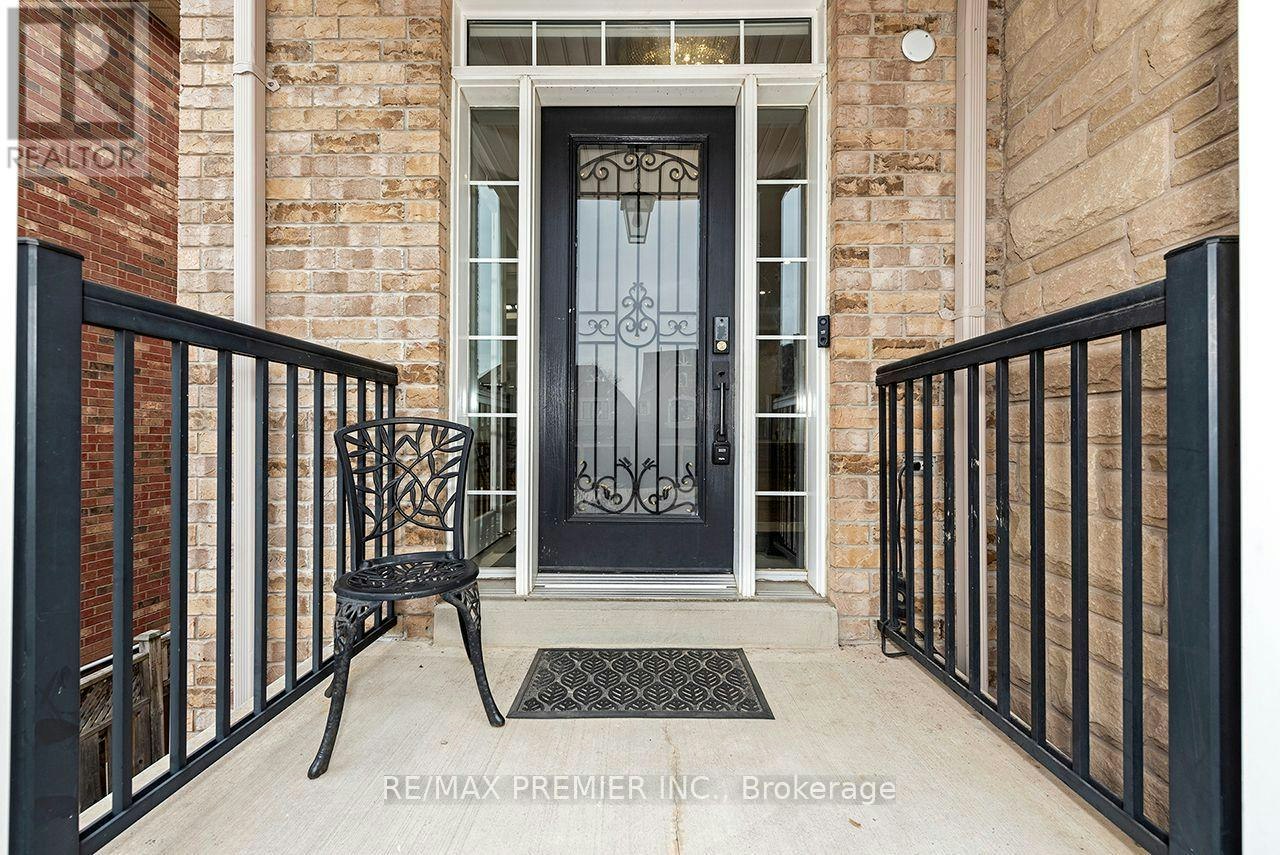 4 George Mckenzie Court, Toronto, ON, M9M 0E1 - 4